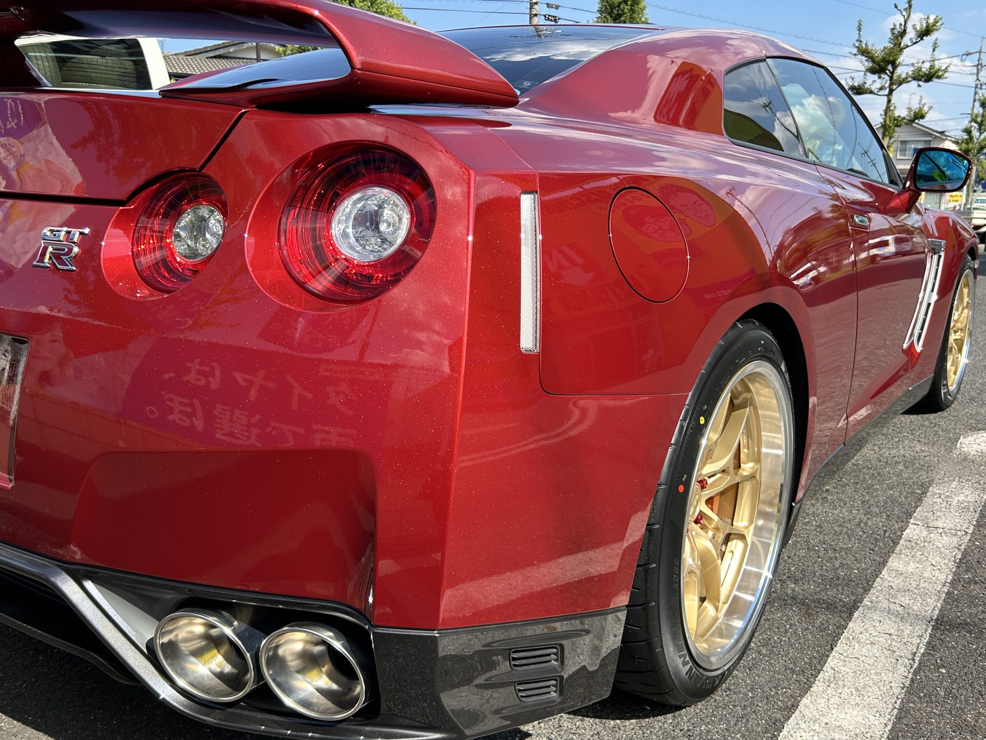 NISSAN R35 GT-RにRAYS 鍛造をオプションカラーで創る | 秋山タイヤホームページ